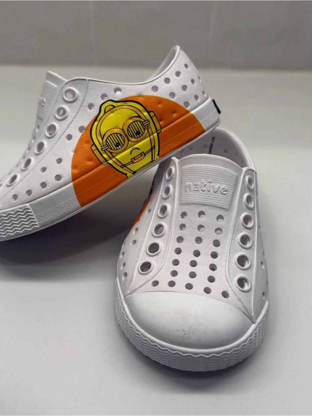 Star Wars Native Kids Water Slip-On Shoes in White with Orange Accent